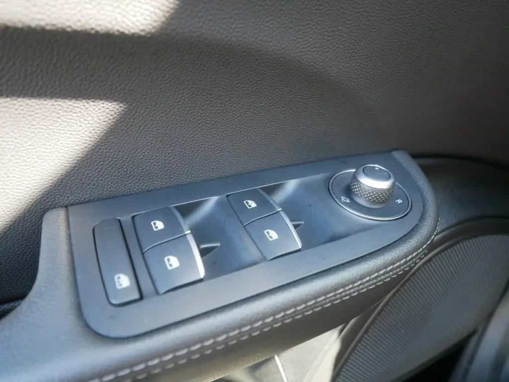 Alfa Romeo Giulia VELOCE 2.0 TURBO 16V 280 PS AT TECHNOLOGI 11/2024-photo-17