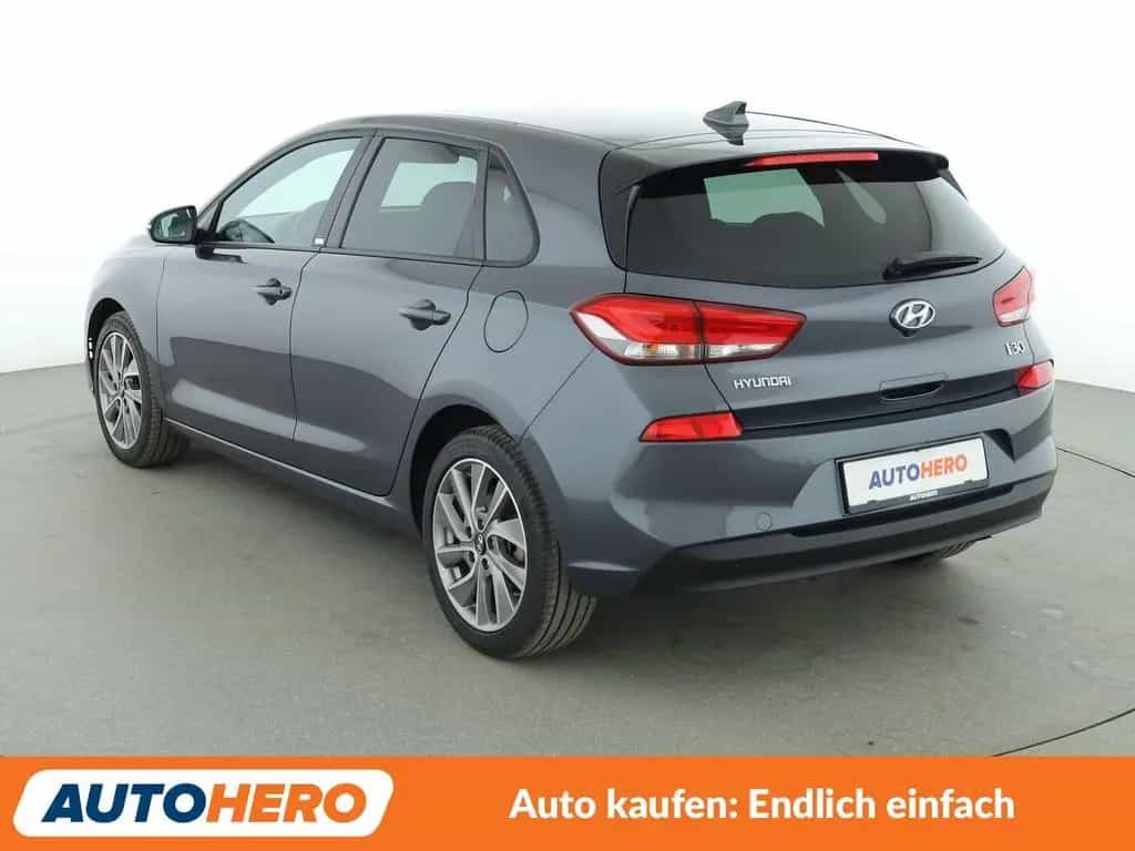 Hyundai i30 1.0 TGDI Passion +*NAVI*TEMPO*CAM*PDC*SHZ* 02/2018-photo-3