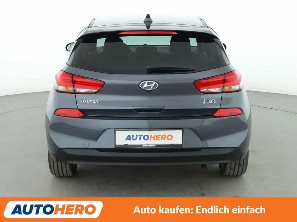 Hyundai i30 1.0 TGDI Passion +*NAVI*TEMPO*CAM*PDC*SHZ* 02/2018-photo-4