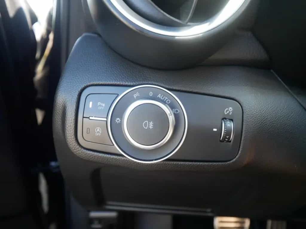 Alfa Romeo Giulia VELOCE 2.0 TURBO 16V 280 PS AT TECHNOLOGI 11/2024-photo-18