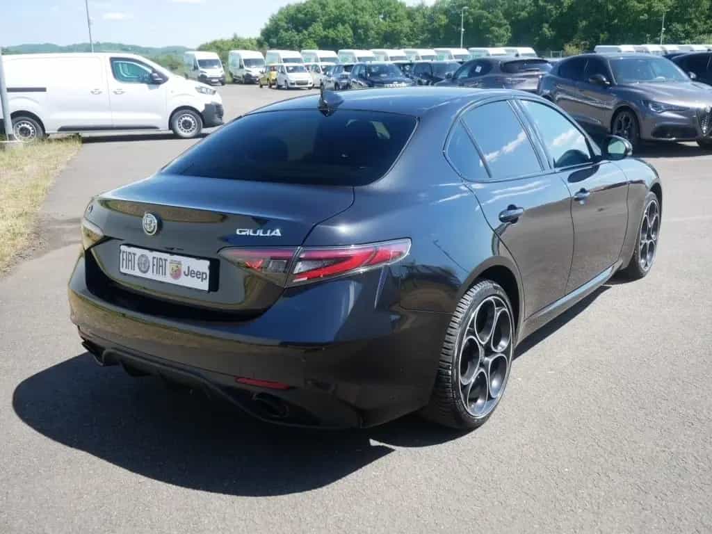 Alfa Romeo Giulia VELOCE 2.0 TURBO 16V 280 PS AT TECHNOLOGI 11/2024-photo-2