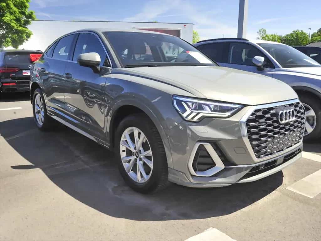 Audi Q3 Sportback 40 TFSI quattro S line Nav Matrix A 04/2023-photo-2