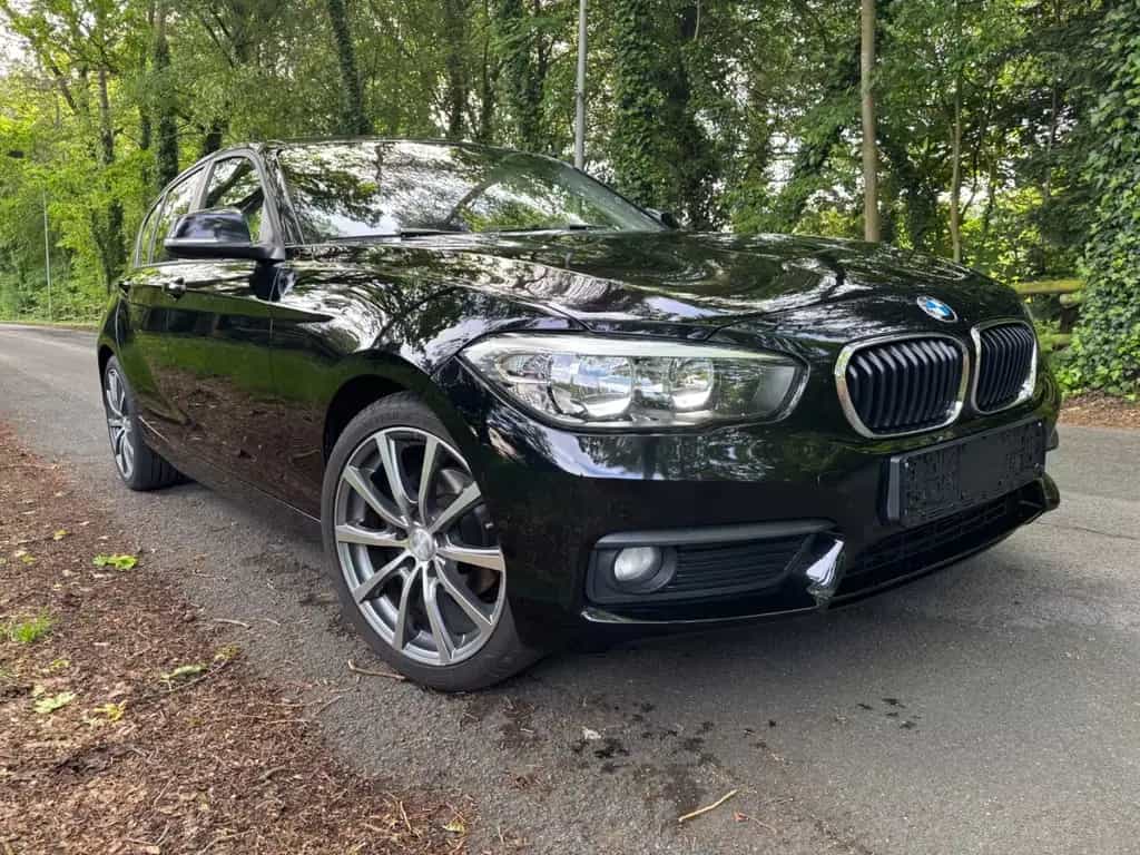 BMW 118 i Advantage*LED*SHZ*AHK*PDC*KAMERA 02/2018-photo-0