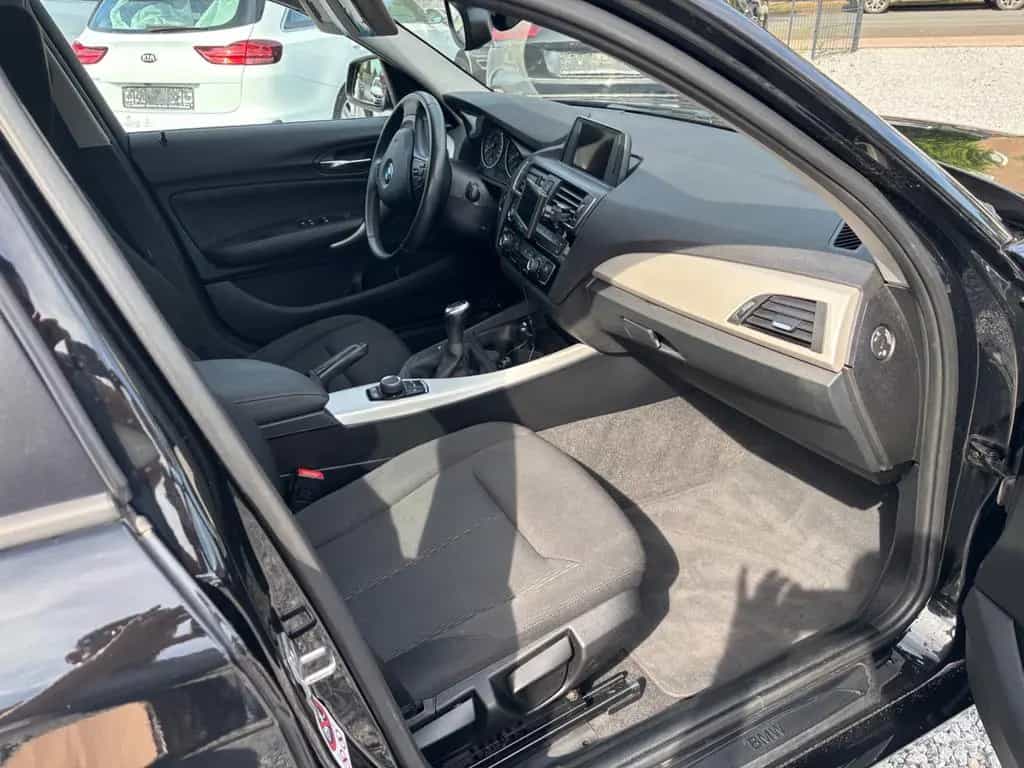 BMW 118 i Advantage*LED*SHZ*AHK*PDC*KAMERA 02/2018-photo-16