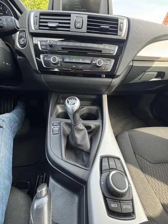 BMW 118 i Advantage*LED*SHZ*AHK*PDC*KAMERA 02/2018-photo-31