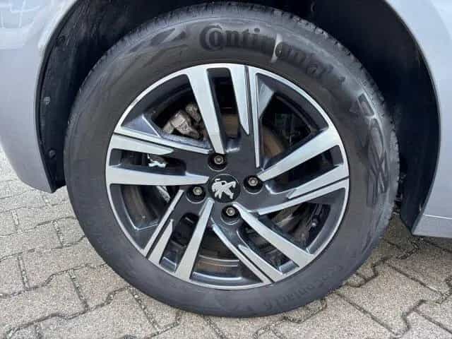 Peugeot 208 Allure Pack 100 +Klima+SHZ+Kamera+ 05/2023-photo-5