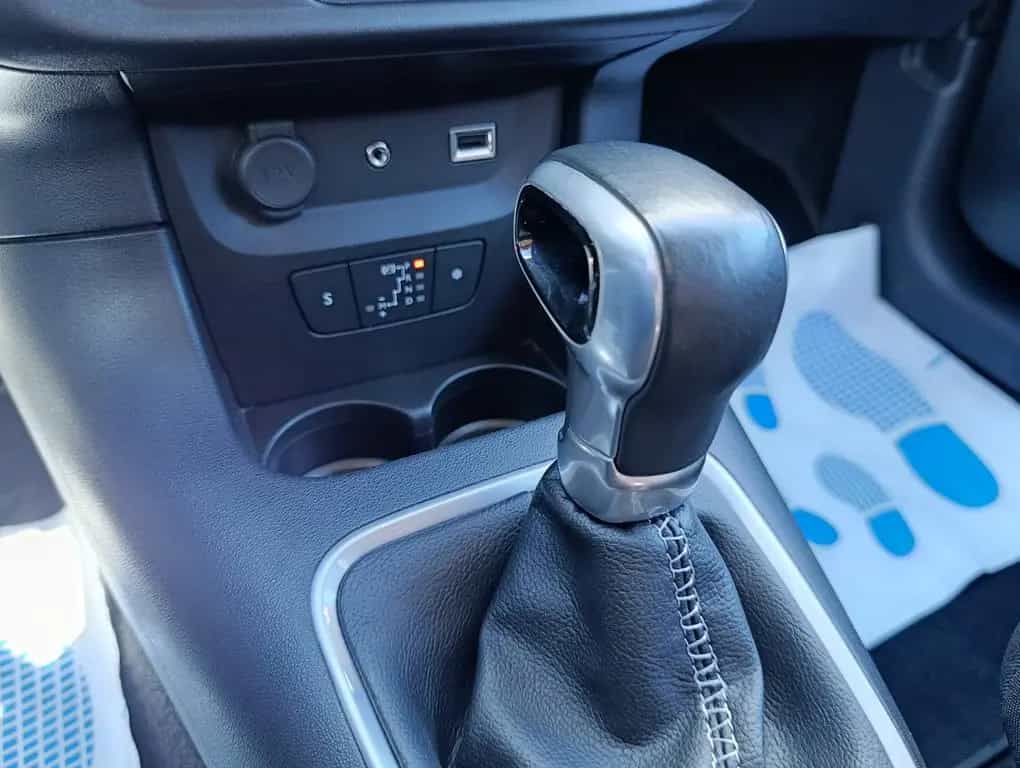 Citroën C3 Shine Navi LED Kamera TWA Tempomat 12/2017-photo-24