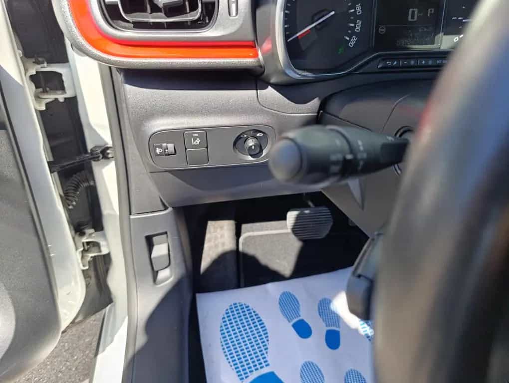 Citroën C3 Shine Navi LED Kamera TWA Tempomat 12/2017-photo-26