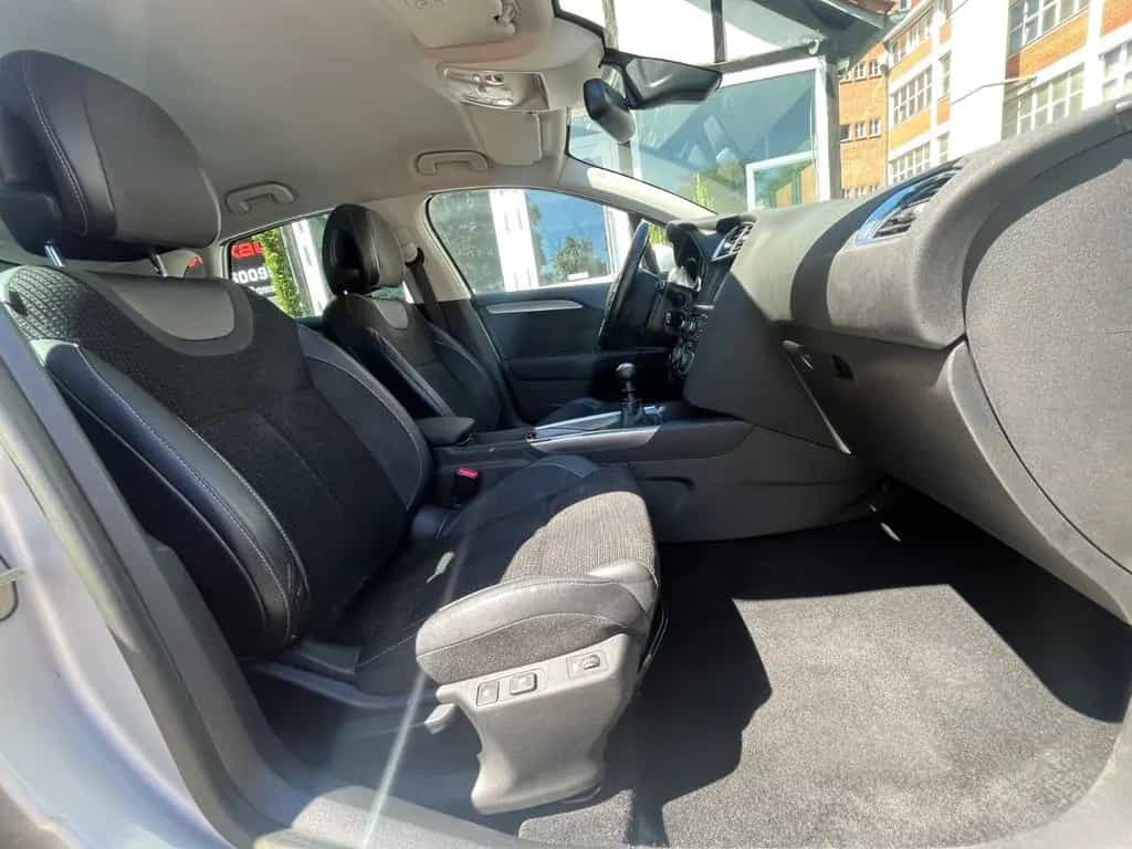 Citroën C4 Lim. Exclusive 1.6 Klimaauto NAVI PDC Tempo 07/2014-photo-17