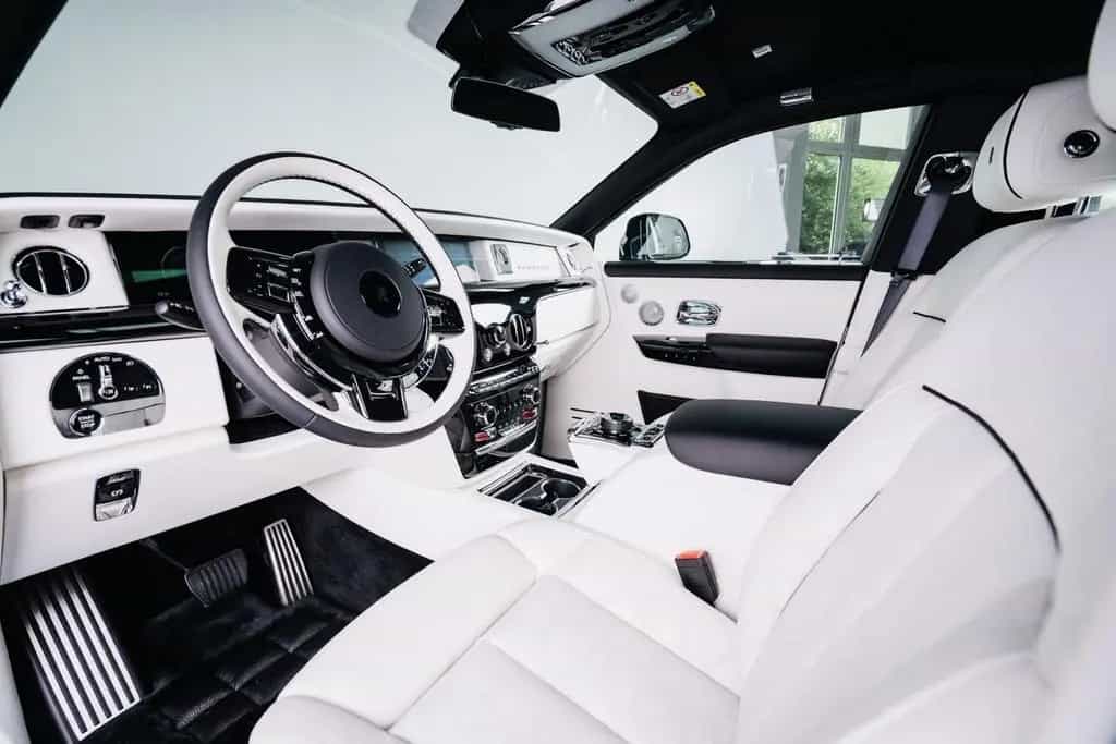 Rolls-Royce Phantom Extended | On Stock | 4 Seats | White null-photo-11