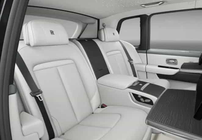 Rolls-Royce Cullinan | 2026 | 4 Seats | On Stock null-photo-2