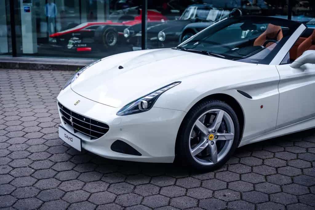 Ferrari California T *deutsch*2.Hand*Historie* 03/2015-photo-1