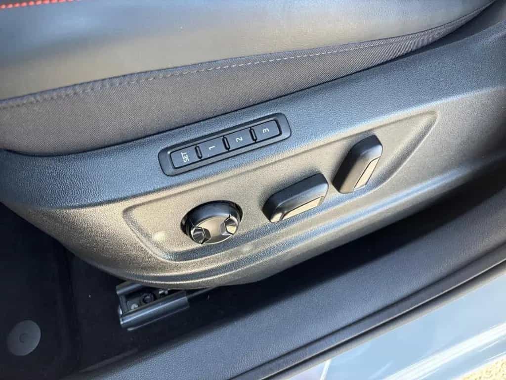 Seat Ateca 2.0 TSI FR 4Drive LED Navi AHK Beats eSitz 06/2023-photo-19