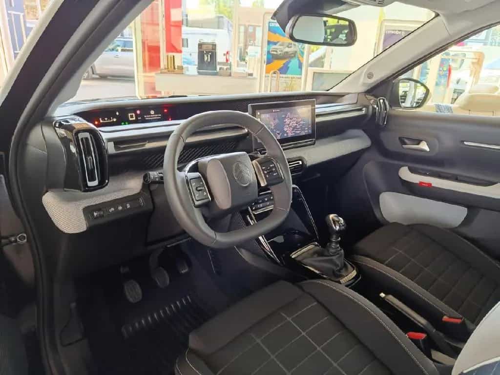 Citroën C3 Turbo 100 MAX*NAVI*KAM*WINTERPAKET*1.HD* 08/2025-photo-4