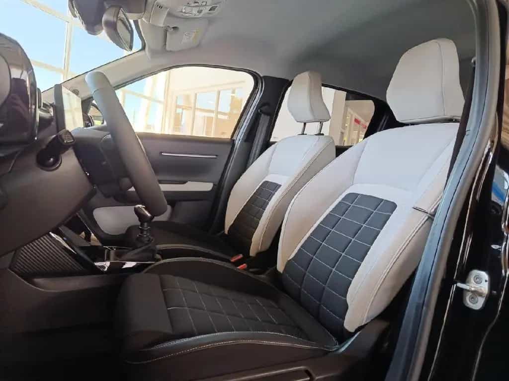 Citroën C3 Turbo 100 MAX*NAVI*KAM*WINTERPAKET*1.HD* 08/2025-photo-6