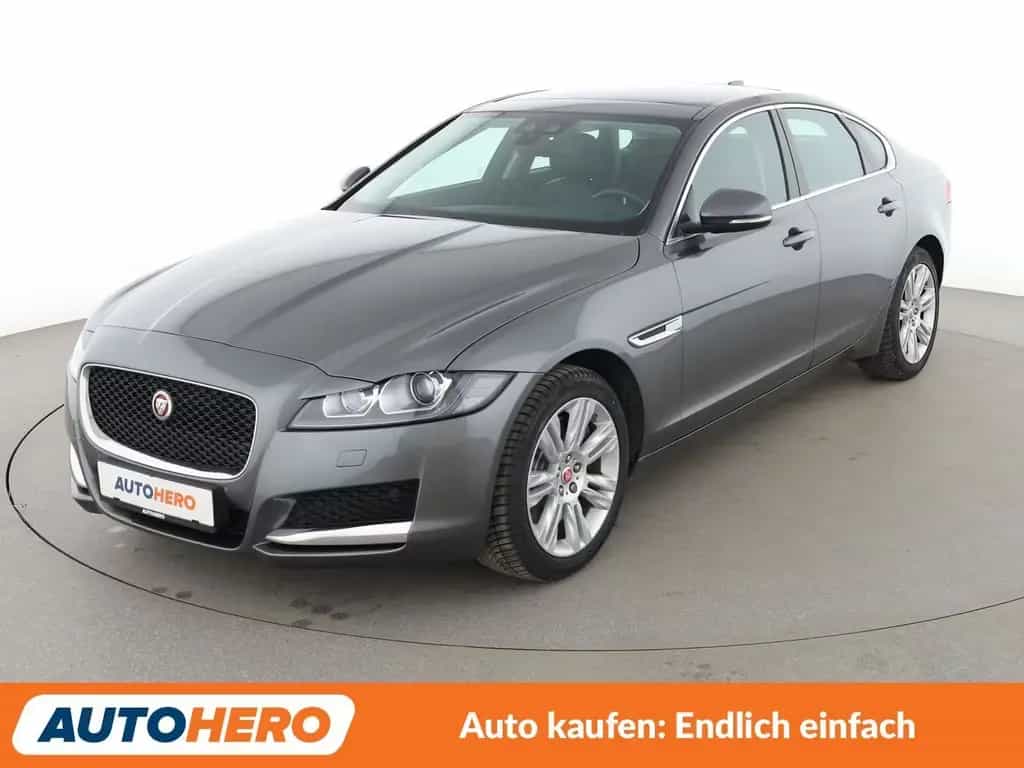 Jaguar XF 30t Prestige AWD Aut.*NAVI*BiXENON*CAM*TEMPO* 01/2018-photo-0