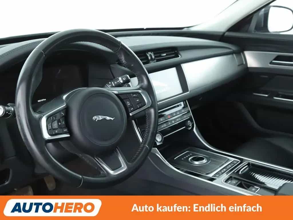 Jaguar XF 30t Prestige AWD Aut.*NAVI*BiXENON*CAM*TEMPO* 01/2018-photo-10