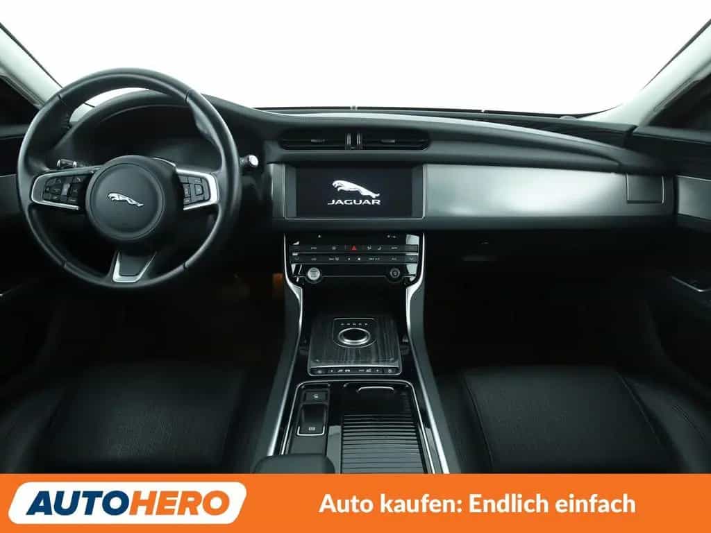 Jaguar XF 30t Prestige AWD Aut.*NAVI*BiXENON*CAM*TEMPO* 01/2018-photo-11