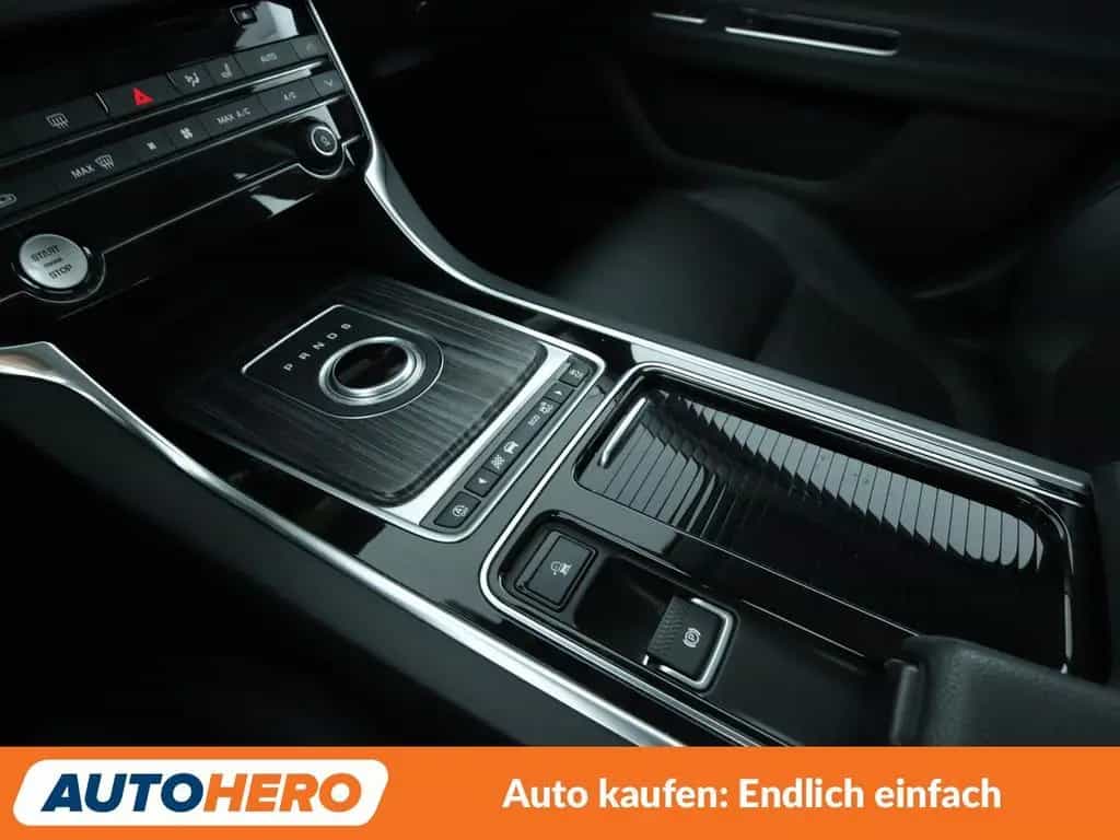 Jaguar XF 30t Prestige AWD Aut.*NAVI*BiXENON*CAM*TEMPO* 01/2018-photo-24