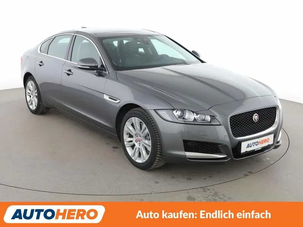 Jaguar XF 30t Prestige AWD Aut.*NAVI*BiXENON*CAM*TEMPO* 01/2018-photo-7