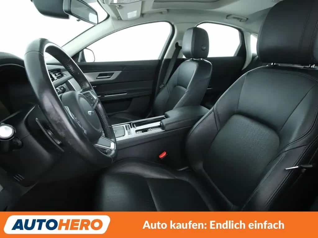 Jaguar XF 30t Prestige AWD Aut.*NAVI*BiXENON*CAM*TEMPO* 01/2018-photo-9