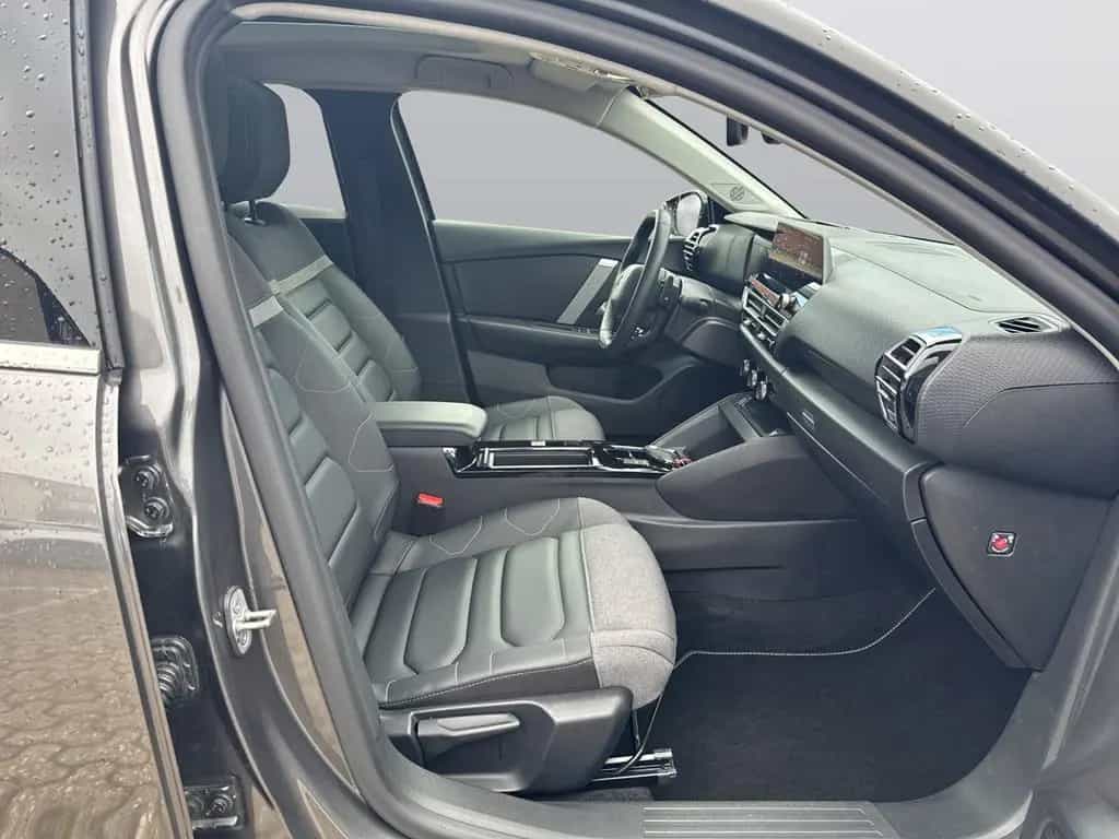 Citroën C4 PureTech 130 EAT8 Shine 10/2023-photo-11