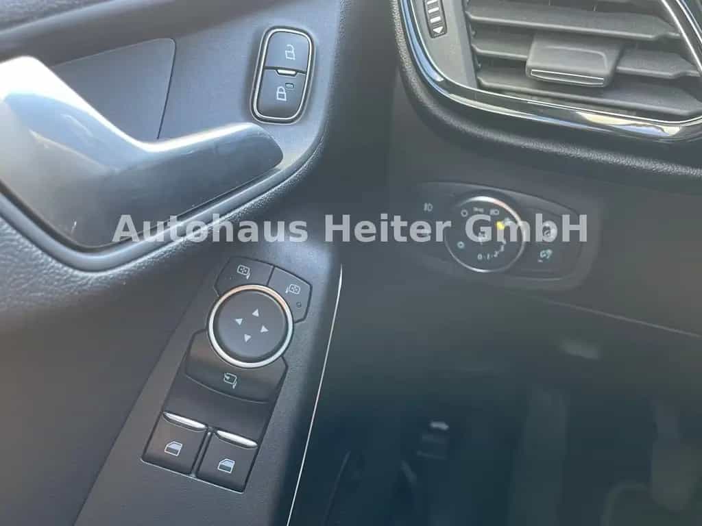 Ford Fiesta Titanium 100 PS / B&O+5.Türig+Navi 03/2019-photo-16