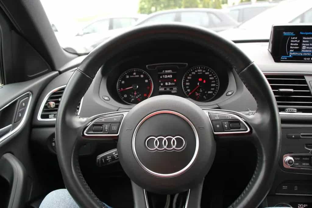 Audi Q3 sport NAVI+ALU+SHZ+KLIMAAUT+PDC 07/2018-photo-16