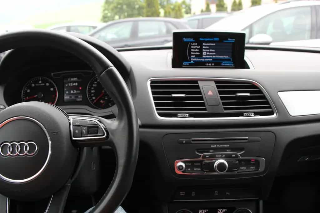 Audi Q3 sport NAVI+ALU+SHZ+KLIMAAUT+PDC 07/2018-photo-18