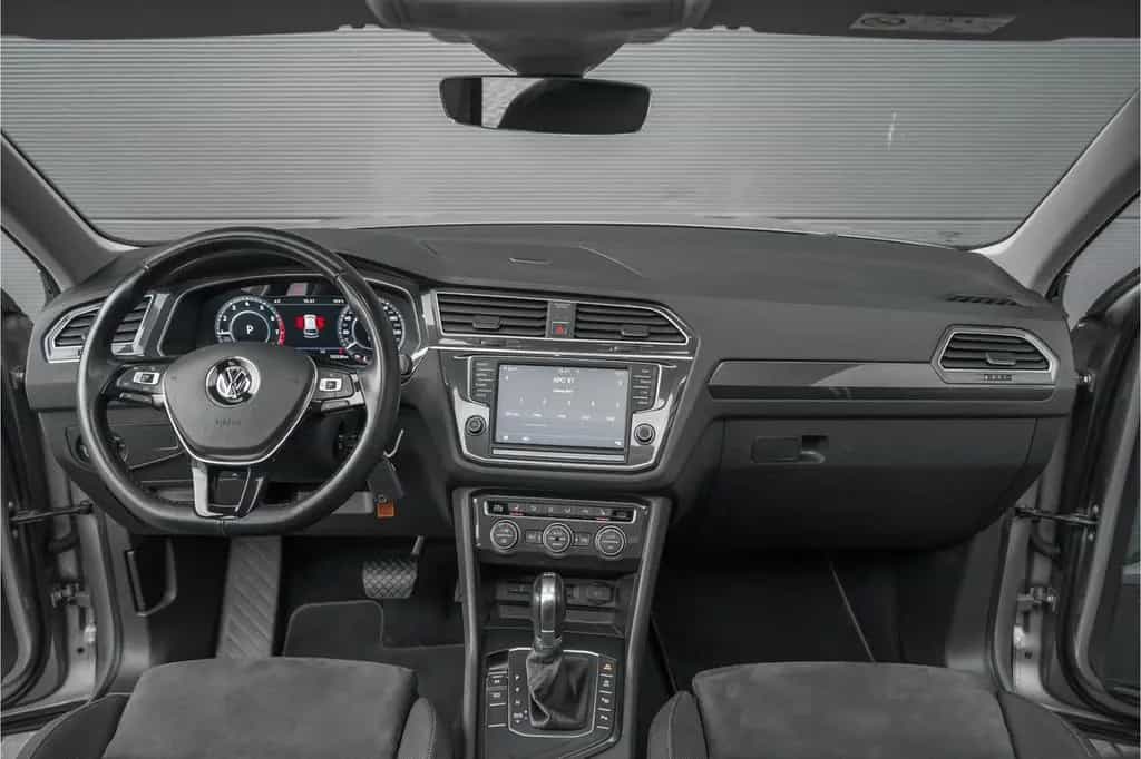Volkswagen Tiguan 1.4 TSI Highline Pano LED CarPlay Camera 11/2016-photo-1