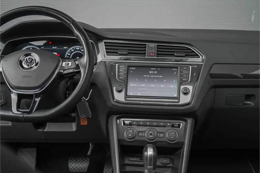 Volkswagen Tiguan 1.4 TSI Highline Pano LED CarPlay Camera 11/2016-photo-22