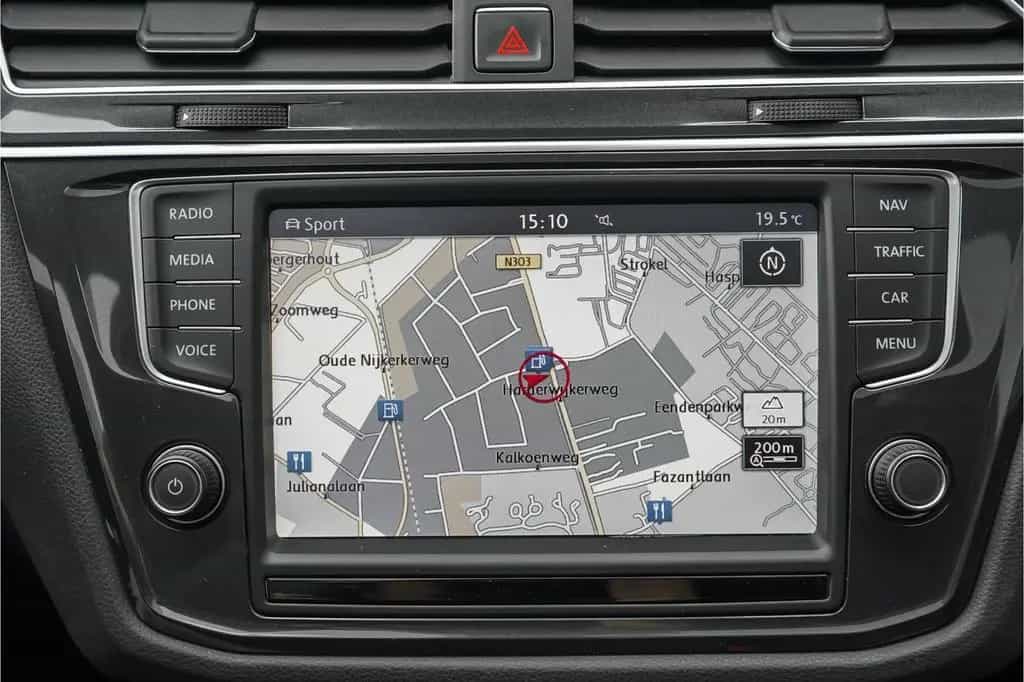 Volkswagen Tiguan 1.4 TSI Highline Pano LED CarPlay Camera 11/2016-photo-24