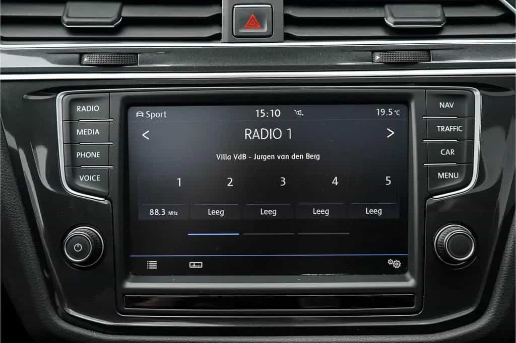Volkswagen Tiguan 1.4 TSI Highline Pano LED CarPlay Camera 11/2016-photo-25