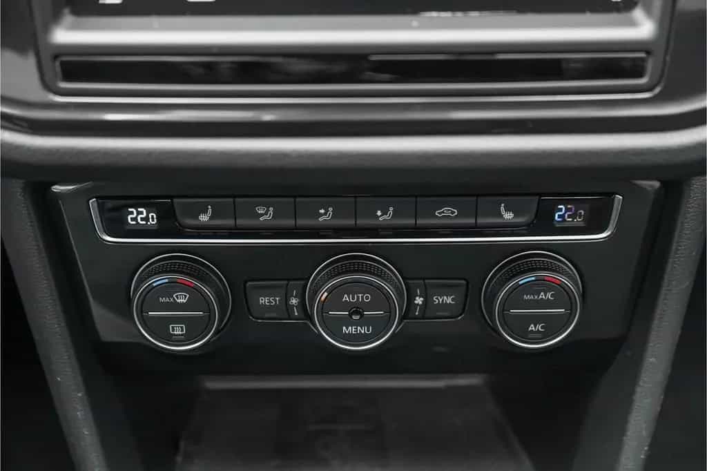 Volkswagen Tiguan 1.4 TSI Highline Pano LED CarPlay Camera 11/2016-photo-26