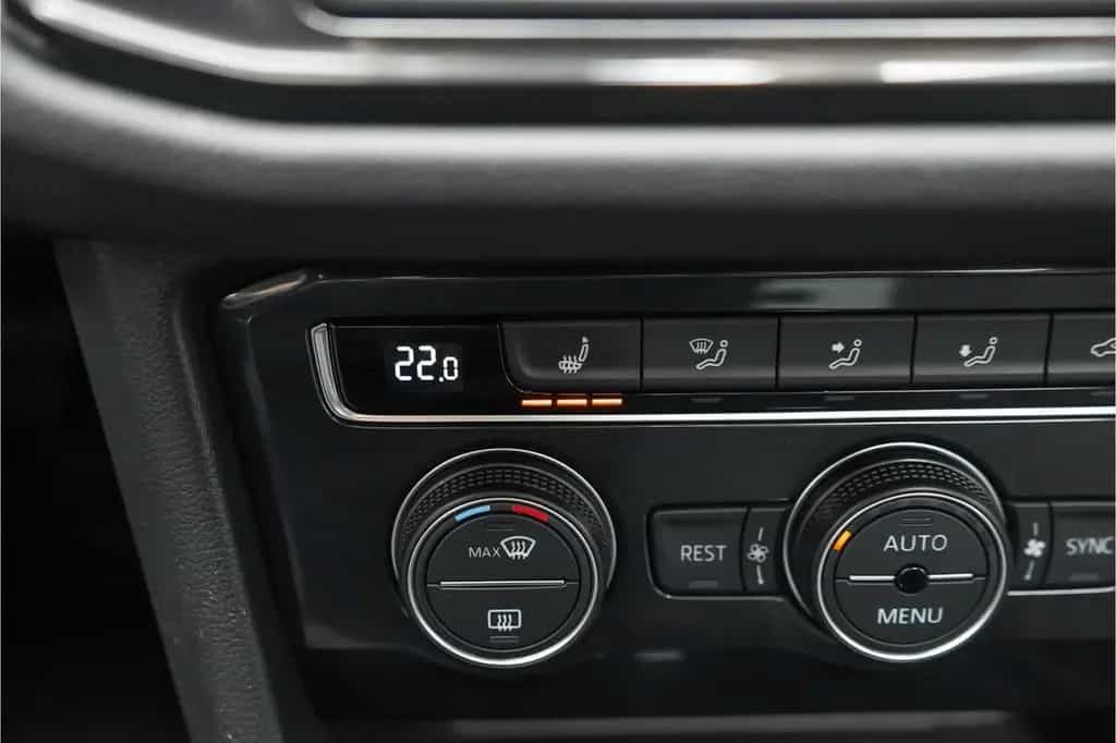 Volkswagen Tiguan 1.4 TSI Highline Pano LED CarPlay Camera 11/2016-photo-27