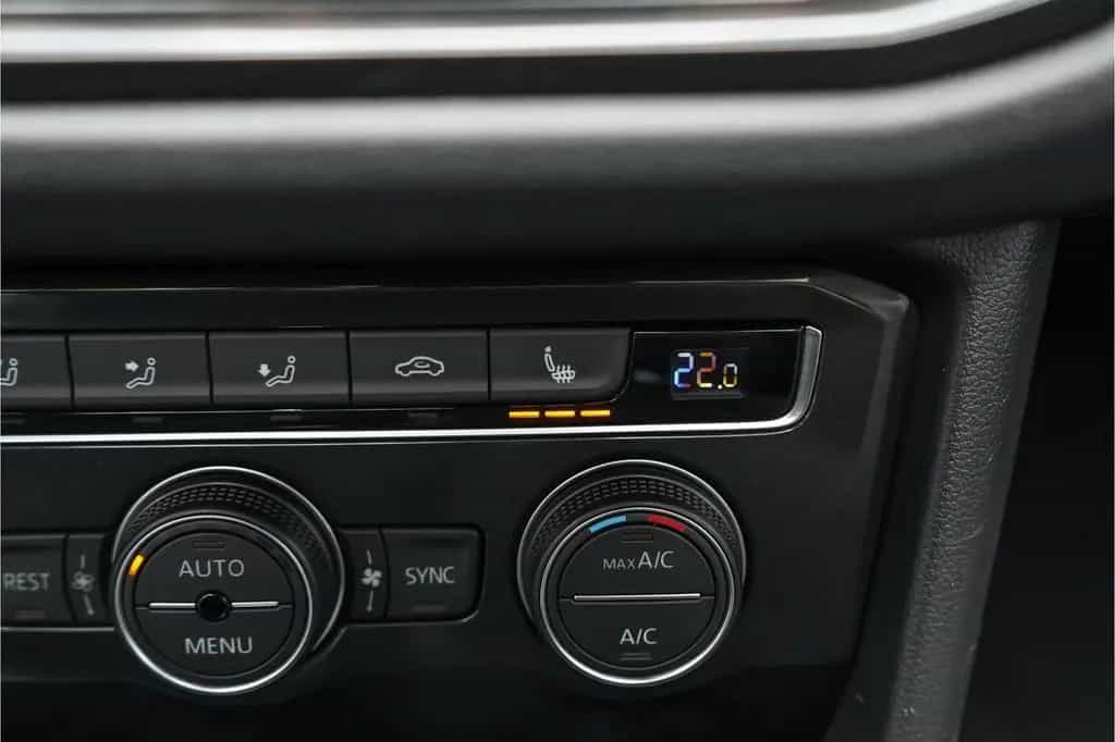 Volkswagen Tiguan 1.4 TSI Highline Pano LED CarPlay Camera 11/2016-photo-28