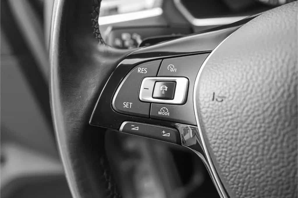 Volkswagen Tiguan 1.4 TSI Highline Pano LED CarPlay Camera 11/2016-photo-32