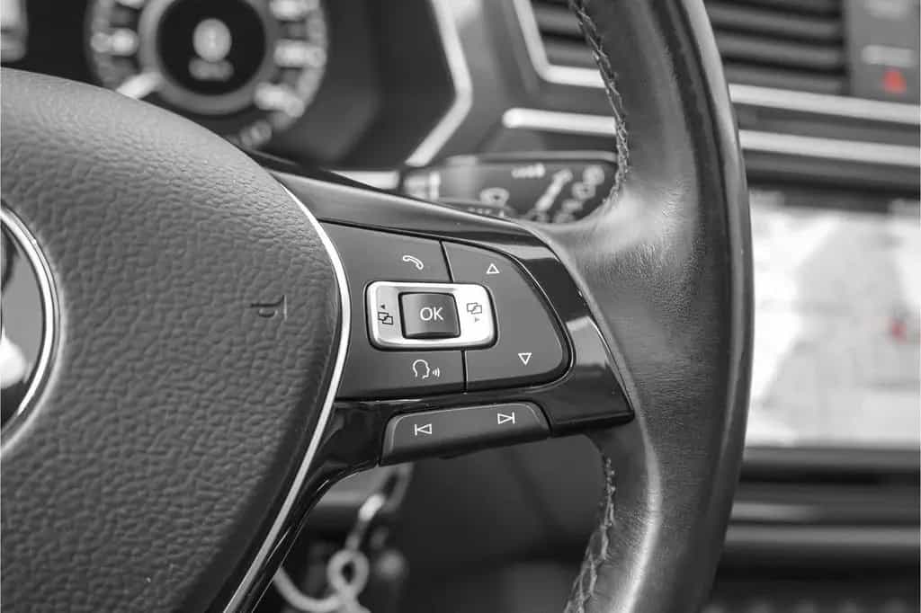 Volkswagen Tiguan 1.4 TSI Highline Pano LED CarPlay Camera 11/2016-photo-33