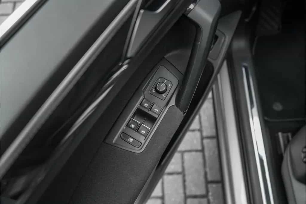 Volkswagen Tiguan 1.4 TSI Highline Pano LED CarPlay Camera 11/2016-photo-40
