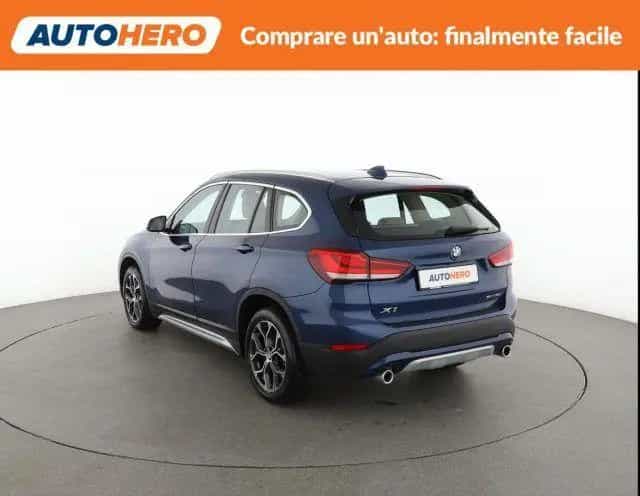 BMW X1 sDrive18d xLine 07/2021-photo-3