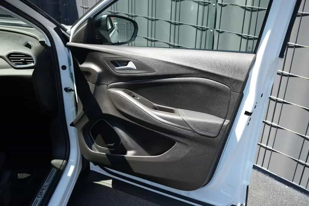 Opel Grandland (X) 1.2 Turbo Ultimate*AHK*PANO*APPLE* 03/2019-photo-12