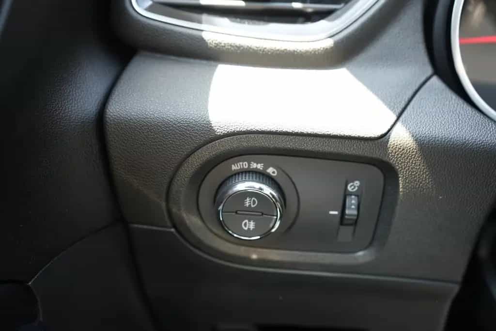 Opel Grandland (X) 1.2 Turbo Ultimate*AHK*PANO*APPLE* 03/2019-photo-19