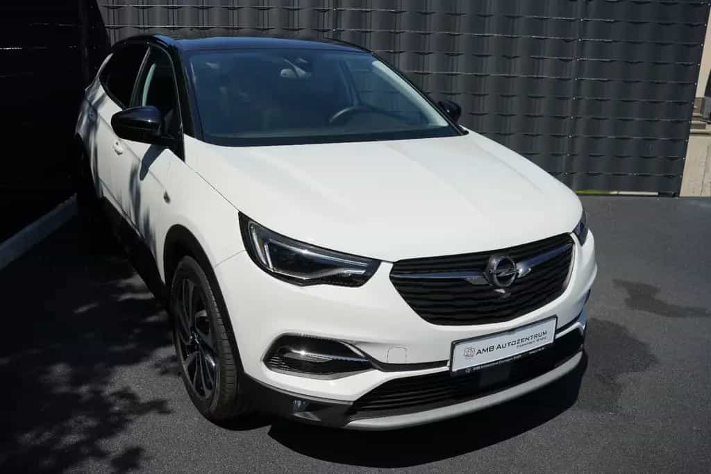 Opel Grandland (X) 1.2 Turbo Ultimate*AHK*PANO*APPLE* 03/2019-photo-2