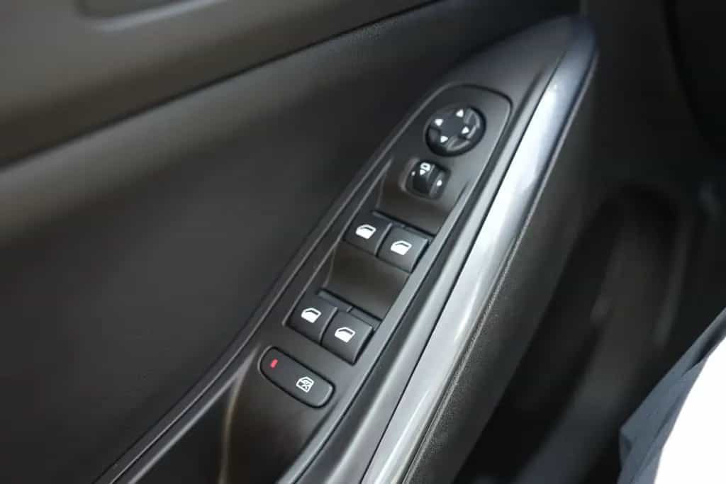 Opel Grandland (X) 1.2 Turbo Ultimate*AHK*PANO*APPLE* 03/2019-photo-26