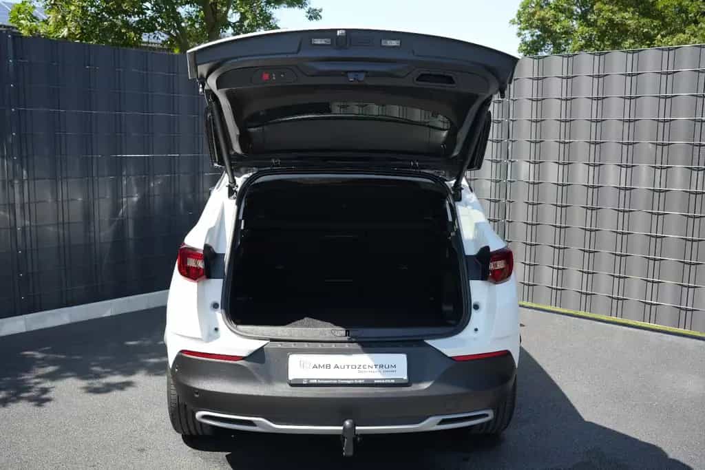 Opel Grandland (X) 1.2 Turbo Ultimate*AHK*PANO*APPLE* 03/2019-photo-35