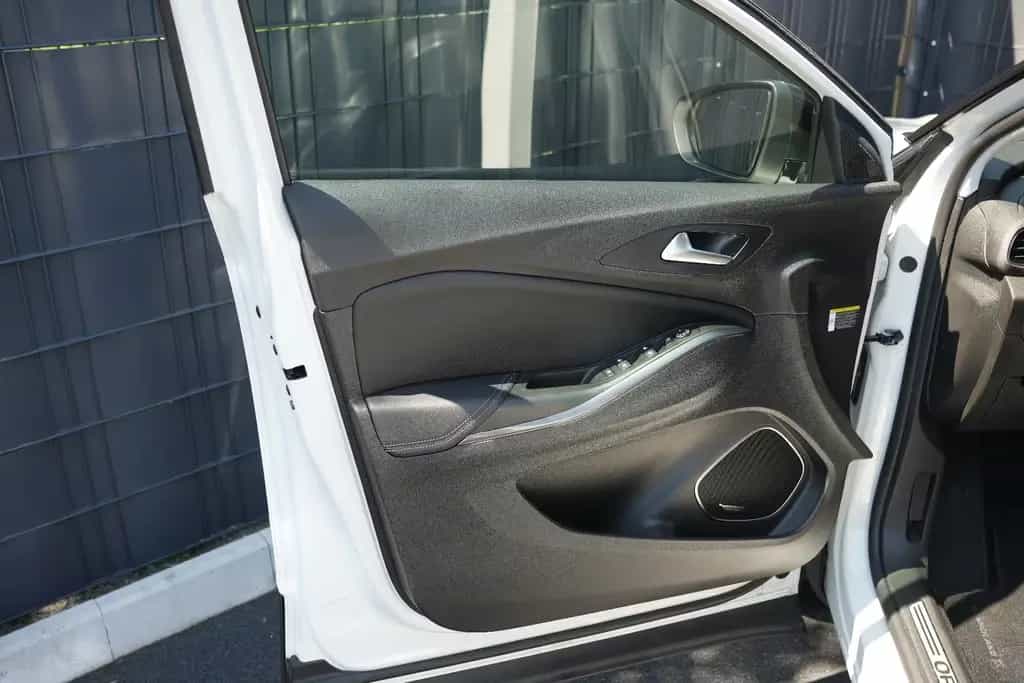 Opel Grandland (X) 1.2 Turbo Ultimate*AHK*PANO*APPLE* 03/2019-photo-6