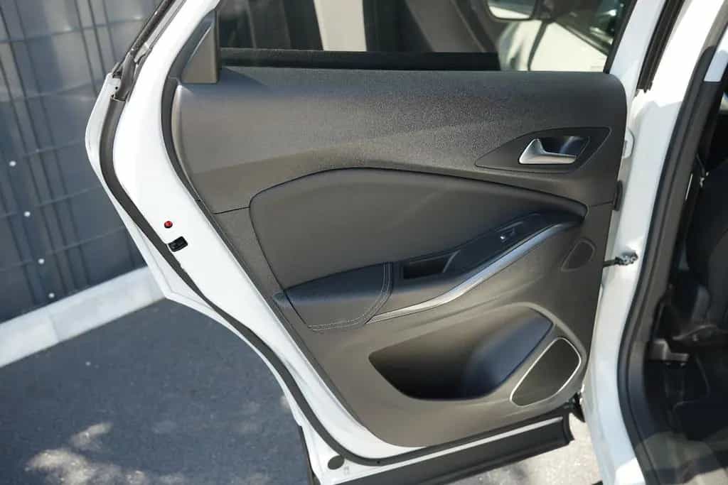 Opel Grandland (X) 1.2 Turbo Ultimate*AHK*PANO*APPLE* 03/2019-photo-8