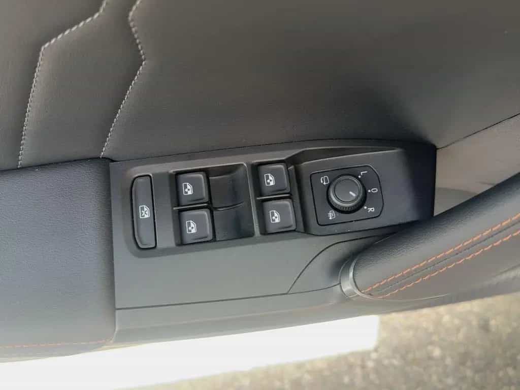 Cupra Leon 1.5 eTSI ACT DSG *KESSY*SHZ*UVM 02/2024-photo-11