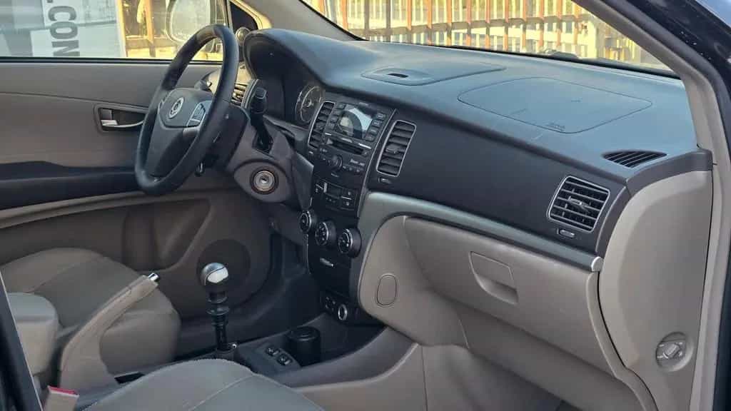 Ssangyong Korando 2.0 e-XDi 175 CV AWD AT Classy 05/2011-photo-8
