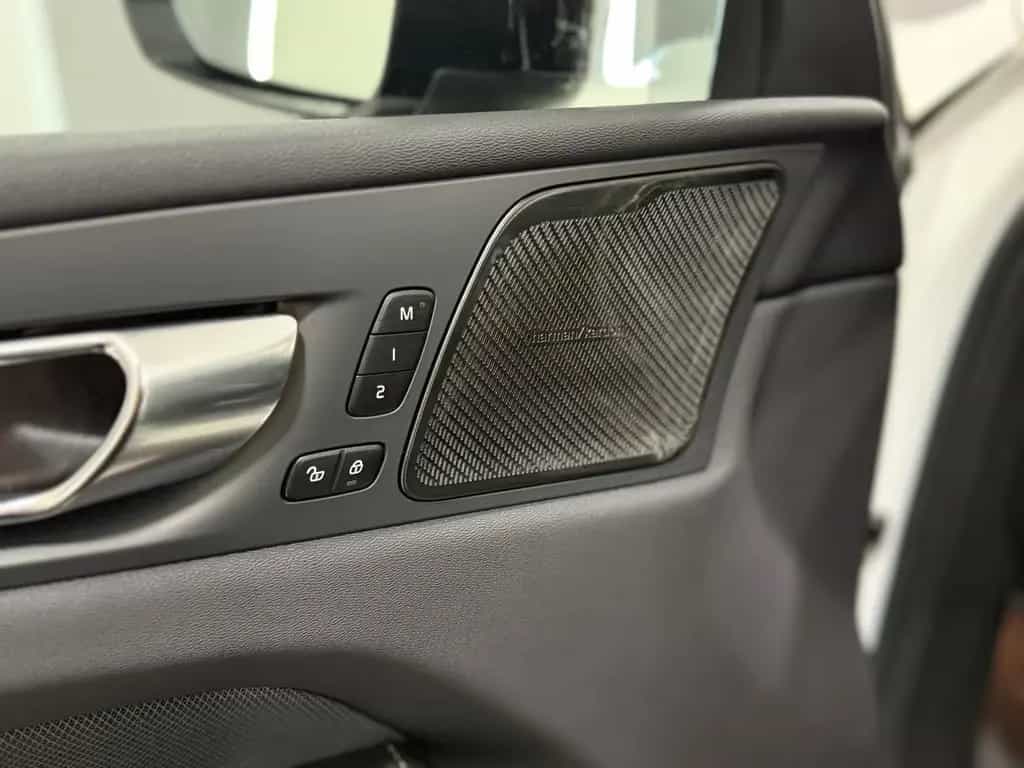 Volvo XC60 R Design 2WD*PANO*360*HUD*MEMORY*LED*ACC* 10/2021-photo-13